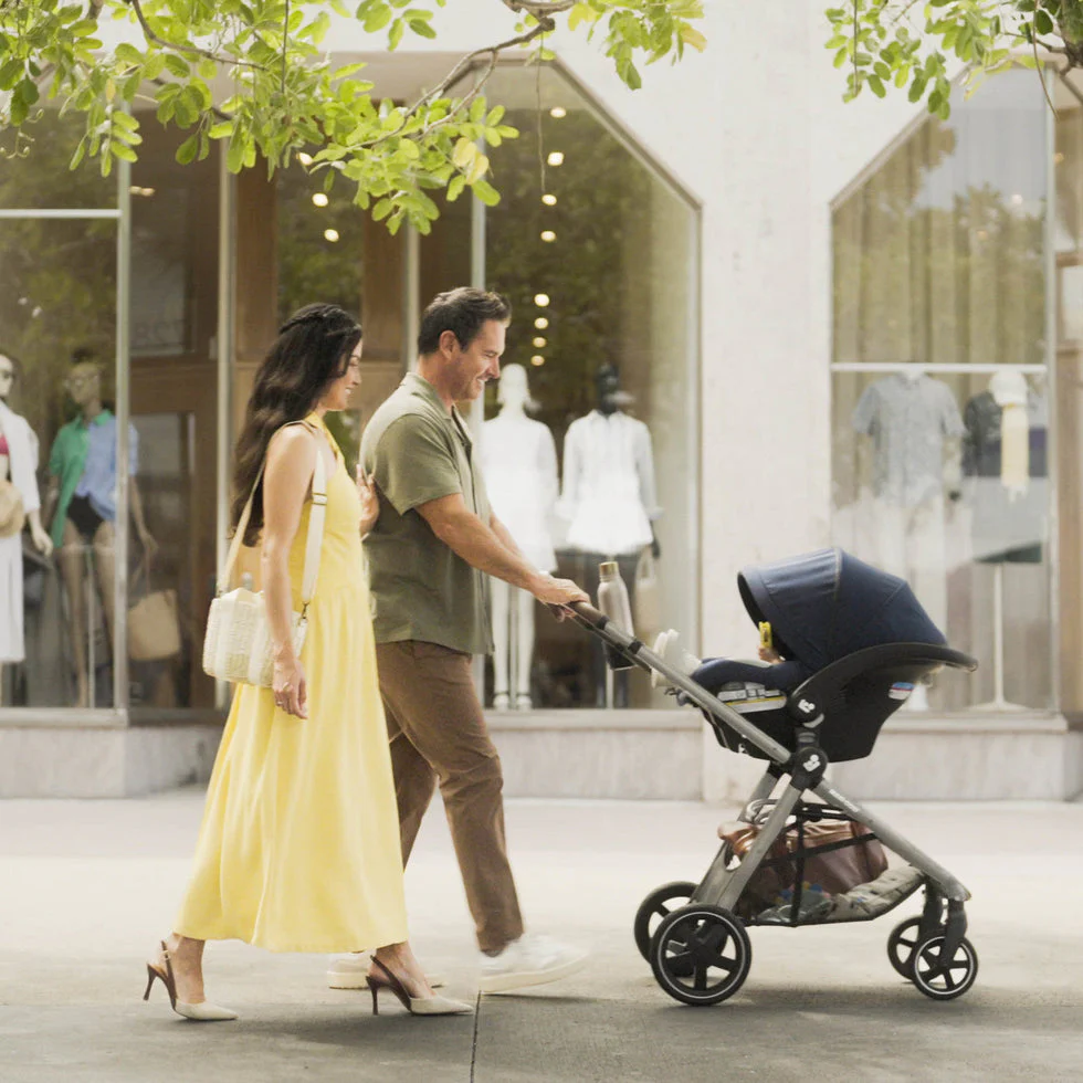 Maxi-Cosi Zelia2 Travel System With Mico Luxe - Image 2