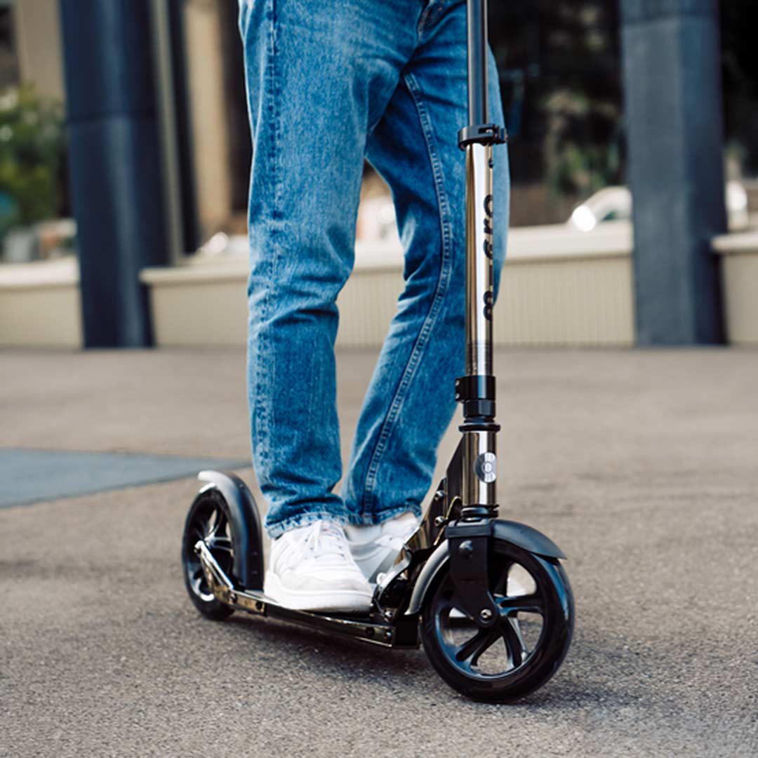 Micro Classic Scooter - Neochrome Black - Image 2