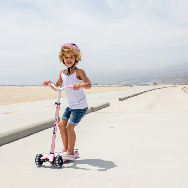 Micro Kickboard Maxi Pro LED Scooter - Image 3