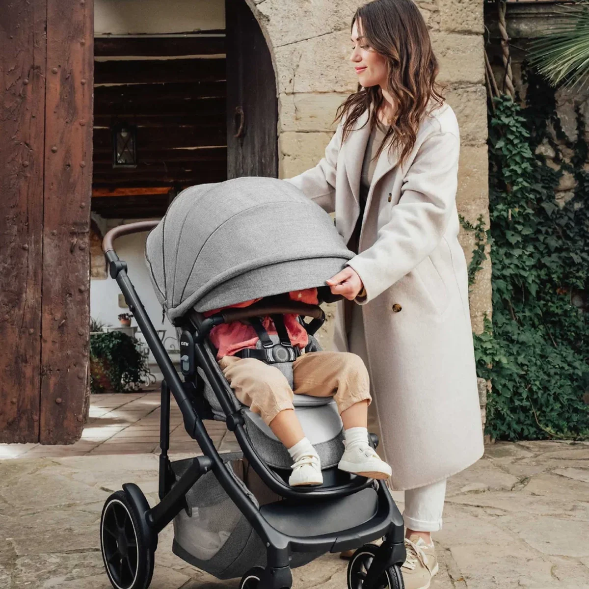 Romer Tura Stroller + Sera Bassinet - Image 3