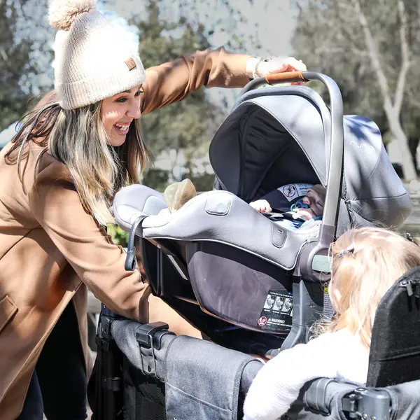 WonderFold Car Seat Adapter - Image 6