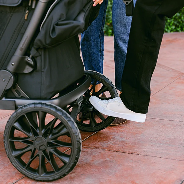 WonderFold L4 Quad Stroller Wagon - Image 21